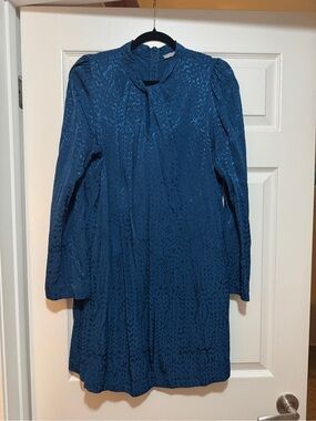Blue Long-Sleeve Jacquard Shift Mini Dress